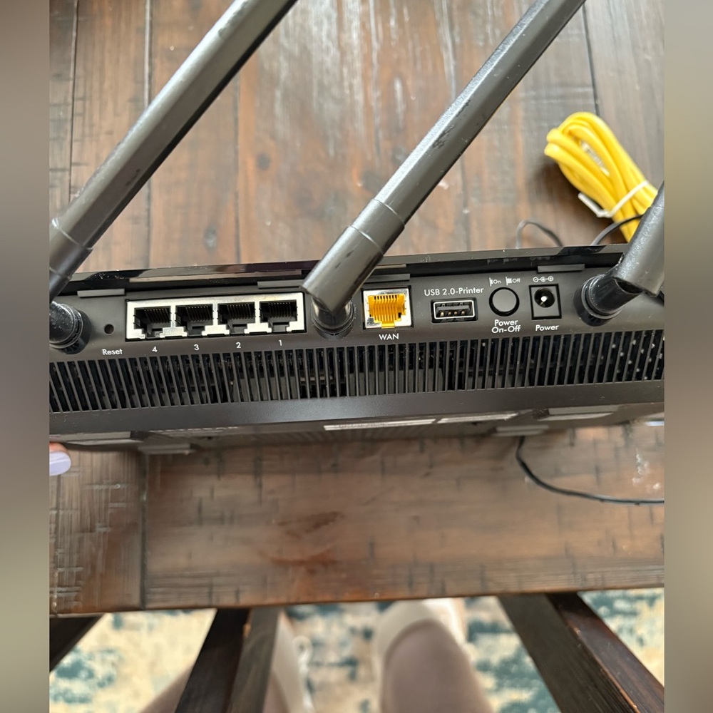 NETGEAR AC1750 Smart WiFi Router - Black & High Speed Cable Modem - Picture 4 of 8